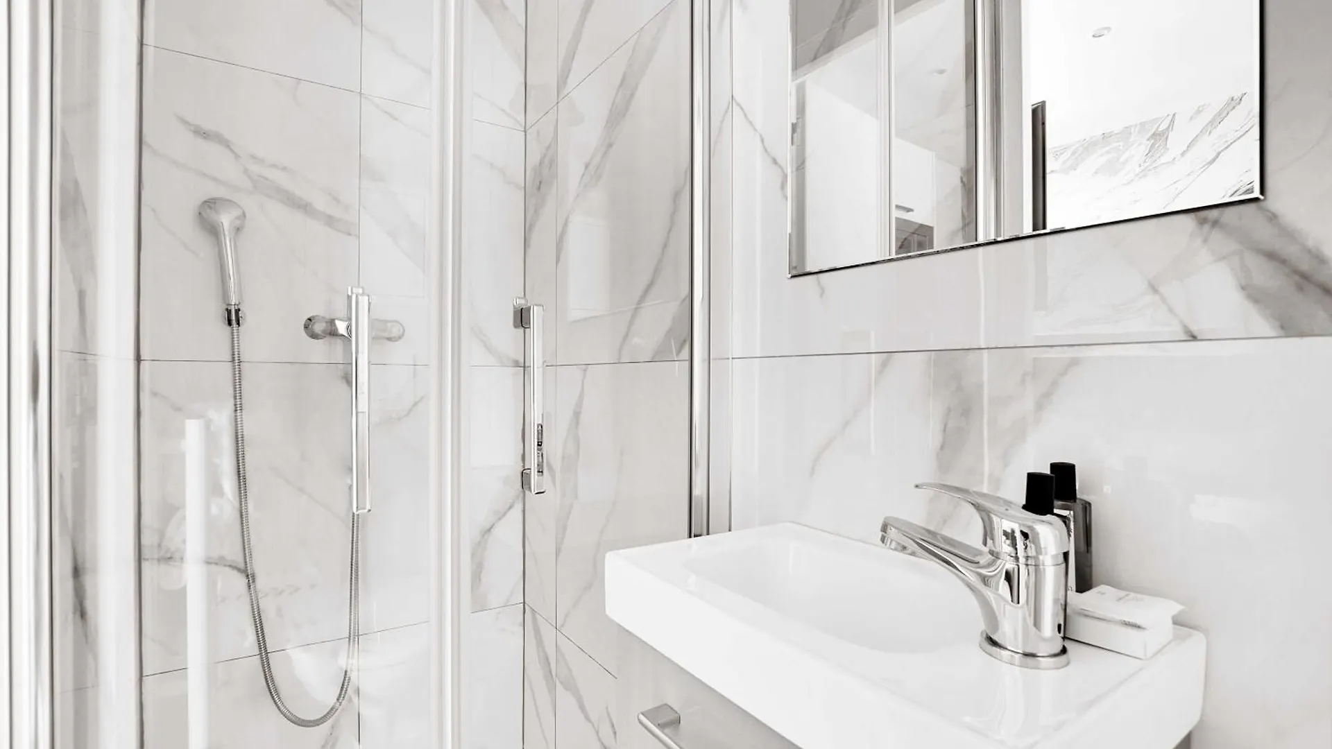 Modern Sutdio For 2 With A-c - Near Montmartre Apartment *
